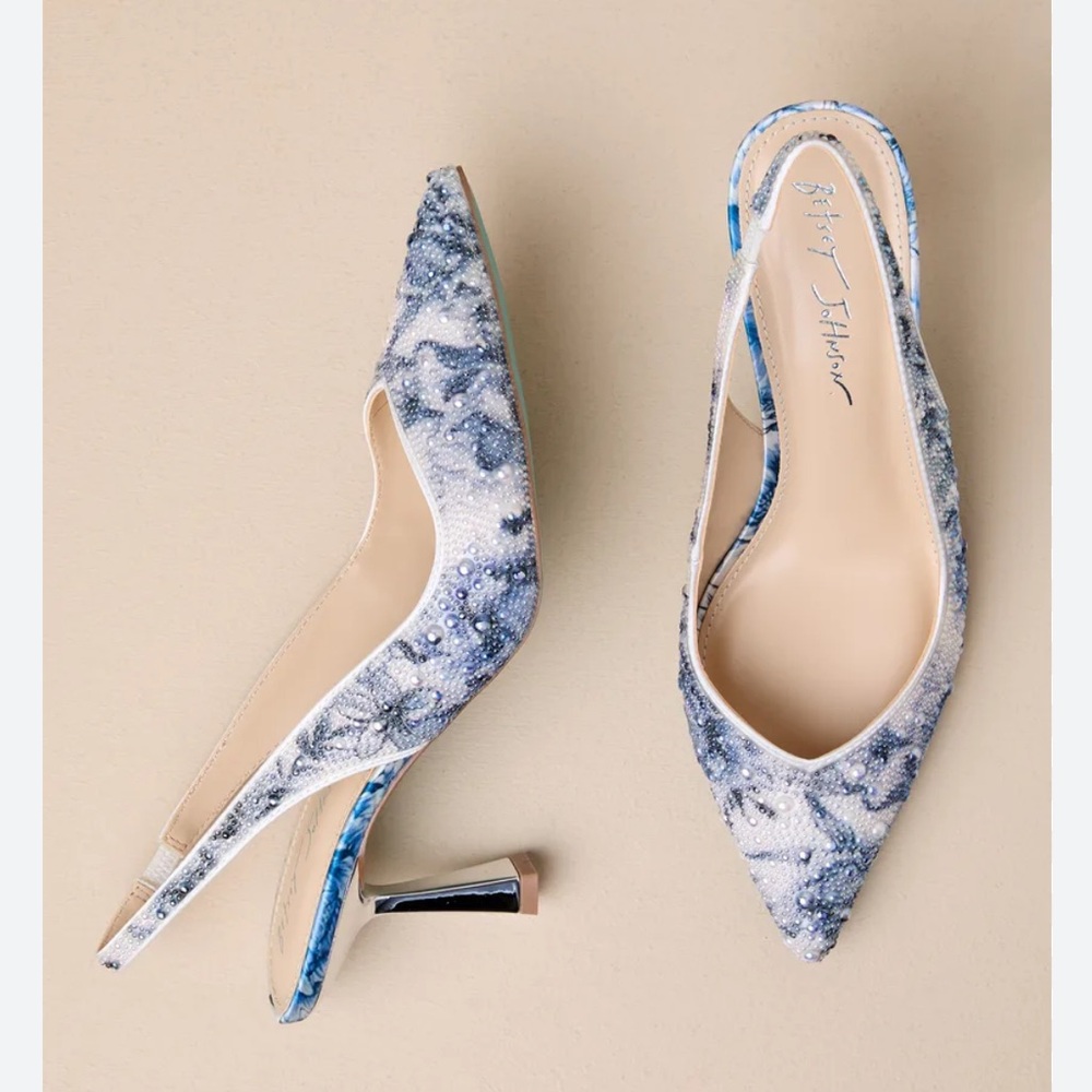 BETSEY JOHNSON NWOT HEELS